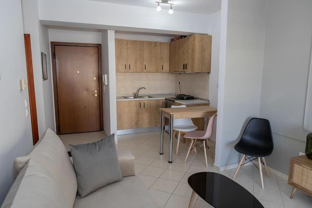 Luxury Apartment In The Center Of Xanthi Exterior photo